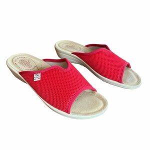 Fly Flot Red Mesh Slide Sandals.